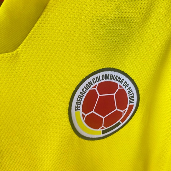 Adidas 2022 Colombia National Team Home Soccer Jersey. M, L and XL - Picture 10 of 16